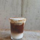 블랙게러지 | 양양 카페 코게러지, 낯선 차고지에서 만난 서프 컬처와 소금 크림라떼의 미학