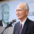 Ex-Japanese leader lashes Abe on history 이미지