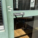 여서동주민센터 주차장 입구 | 여수 여서동 카페 코지커피하우스 후기｜조용한 공간+맛있는 디저트를 원한다면 꼭 방문해야할곳..🧡🏠