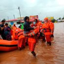 그냥 심심해서요. (10832) 인도, 40년만의 최악 홍수 이미지