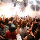 노래클럽 앞 이미지