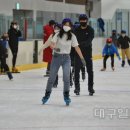 [빙상장/쇼트트랙]빙판 위에서 스케이트 타며 더위 식히는 시민들(2021.08.05) 이미지