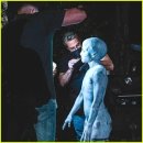 줄스 | 가볍게 보기 좋은 영화 《목요일 살인 클럽》, 《줄스》 후기｜ 할머니, 할아버지, 외계인의 은밀한 사생활