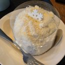 눈송이 | ⭐ 스타벅스 신작 디저트!🍓 딸기 눈송이 케이크 후기