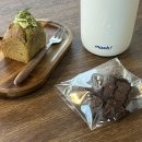 서일약국 | 군포 당동 :: 깨끗하고 책읽기 좋았던 군포 중대형카페 - 두루두루 디저트카페 방문후기, 메뉴 및 주차정보