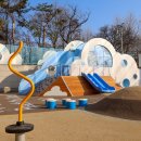 어린이 박물관 앞 이미지