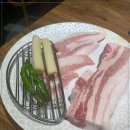 고기 굽는 남자 이미지