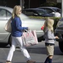 &#34;리즈 위더스푼&#34; w her daughter Ava shopping in Brentwood (4.8) 이미지