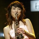 색소폰 연주 이미지