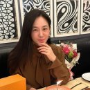 풍성한 머리숱 실화야?…배우 박주미, 54세 생일 맞아 공개한 방부제 '동안 미모' 이미지