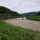 장천로 냇가 물폭탄(Water bomb by the stream in Jangcheon-ro) 이미지