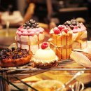 맛있는 빵과 달콤 디저트 이미지