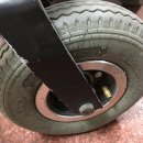 전동 휠체어 타이어 공기 주입 방법 ( 발펌프 사용 ) / 적정 공기압 이미지