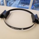 집에서 따라할 수 있는 소도구 필라테스 이미지