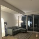 85 wood st 43 층 1+1 bed , 1 washroom 단기렌트 구합니다 이미지