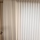 씨유계양해링턴플레이스점 | 효성 해링턴플레이스 커튼 블라인드｜거실 이중커튼·100%암막·우드패턴 블라인드 시공