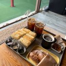 용바위2길R | [울산 북구 카페] 넓은 카페 공간 쫀득한 떡구이 맛집, 카몬시 카페