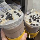 샘다방 | [빽다방 메리 더블넛츠 초코라떼 리뷰] 브라우니 토핑까지 꽉 찬 달달·고소 조합