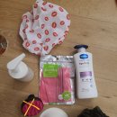 옷걸이, 세면용품,만들기 미술재료, 사무용품, 정리함, 보석함, 4포트 usb새것, 우비, 딱풀, 가위, 이민가방 벨트 이미지