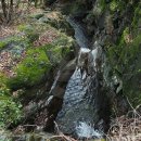 해계(解谿) : 낙엽, 잔가지 등으로 막힌 계곡(溪谷)을 깨끗이 치우다 이미지