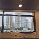 네일눈부시다 | 유리창 열기 잡는 단열필름 시공기