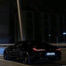 bmw m8 competion 올 블랙 이미지