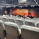 BNK부산은행조은극장 1관 | [부산/중구] BNK부산은행조은극장 “웨딩브레이커” 관람 후기 남포동 데이트 장소 추천