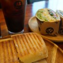 달리는커피 이미지