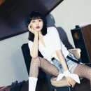 &#39;던♥&#39; 가수 아찔한 각선미와 볼륨감 넘치는 몸매 현아, 웨딩드레스는 오프숄더?… 이미지