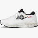 야구 개막전 ‘깜짝 시구’… 尹대통령 부부가 신은 ‘토종 운동화’ 이미지