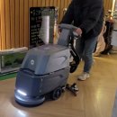 골프연습장 앞 화장실 이미지