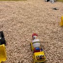 갤러리아 백화점 (메가시티 공사장 쪽) | 메가파크 양주 실내놀이터 대형키즈카페 후기 옥정동 가족과함께 실내스포츠하기 좋은곳