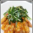 한 그릇으로 충분한 덮밥 요리 이미지