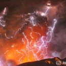 미야자키현과 가고시마현 사이에 위치한 신모에다케 '화산 번개(volcanic lightning)'가 발생 이미지