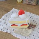 퍼샌드위치(PURR SANDWICH) | 품절대란 아일릿 원희가 쓰는 캇제 딸기산도 파우치 ! 너어무 귀엽잖아?><