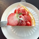 리투커피바(leetwo coffeebar) | [기장] 리투커피바: 1층부터 전 층 오션뷰! 주차 편한 디저트 맛집 후기