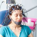 뇌파 검사(EEG; Electro-encephalography)에 관한 이해 이미지