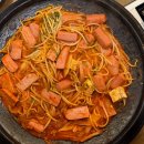 교대역 13번출구 쪽 횡단보도 | 교대 점심 맛집 부대볶음이 맛있는 교대역 빠른 식사 서병장