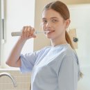 미소짓는케어 이미지