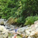 계곡속의바위집 이미지