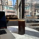 더로찌 | [강남/신논현] 프레임 바이로찌 (신논현역 근처 통유리창 깔끔한 카페, FRAME by Lodge 방문 기록)