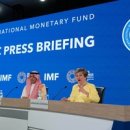 하이테크 에너지 주유소 이미지