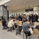 여의도카페 인생 카푸치노와 ☕️ 맛있는 커피, 꿀조합 디저트가 만난 여의도 더현대서울 카페 마일스톤커피 이미지
