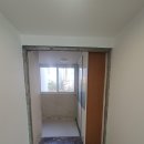 신미주아파트버스정류장_R | 동탄 아파트 중문 시공 후기 | 동탄역신미주아파트 | 유압 비대칭양개스윙 중문 전체 간살 영림80(PWT...