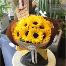 [일산꽃집] 기념일선물로 꽃배달된 시들지 않는 해바라기비누꽃다발 이미지