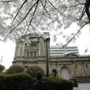 BOJ may seek ways to calm bond yields, policy on hold-로이터 5/16 : 무제한 양적완화 정책 발표 후 급등한 국채 이율 중앙은행의(BOJ) 딜레마 이미지