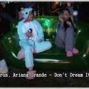 Miley Cyrus &amp; Ariana Grande - Don't Dream It's Over 이미지