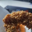 자담농장 | 자담치킨 신메뉴 뿌슐랭 가격 및 내돈내산 후기: 라면 크럼블의 극강 바삭함!