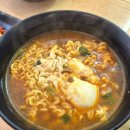 참참분식 | [신용산역] 참참김밥 먹방 후기 | 직장인 점심 메뉴로 딱! 라면부터 볶음밥, 김밥까지 다양하게 즐기는 곳