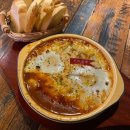 윤배살롱 이미지